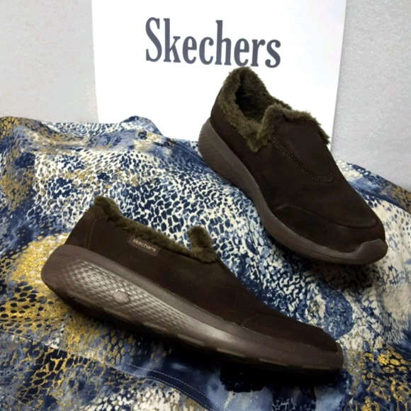 Skechers Shoes - Women's Skechers brown fuzzy gen5 shoes sz 5